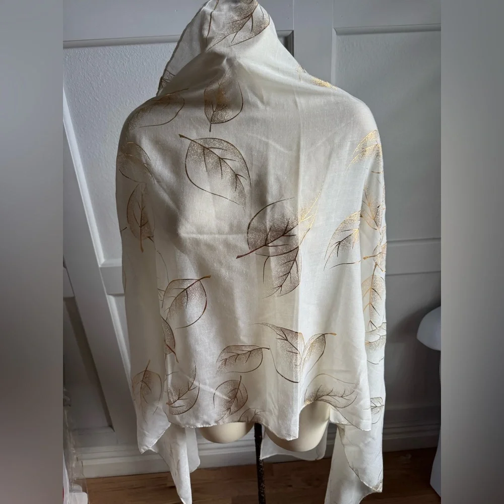 Ganz H8 Fall Women's Scarf‎ 27x70in - Metallic Leaf Cream